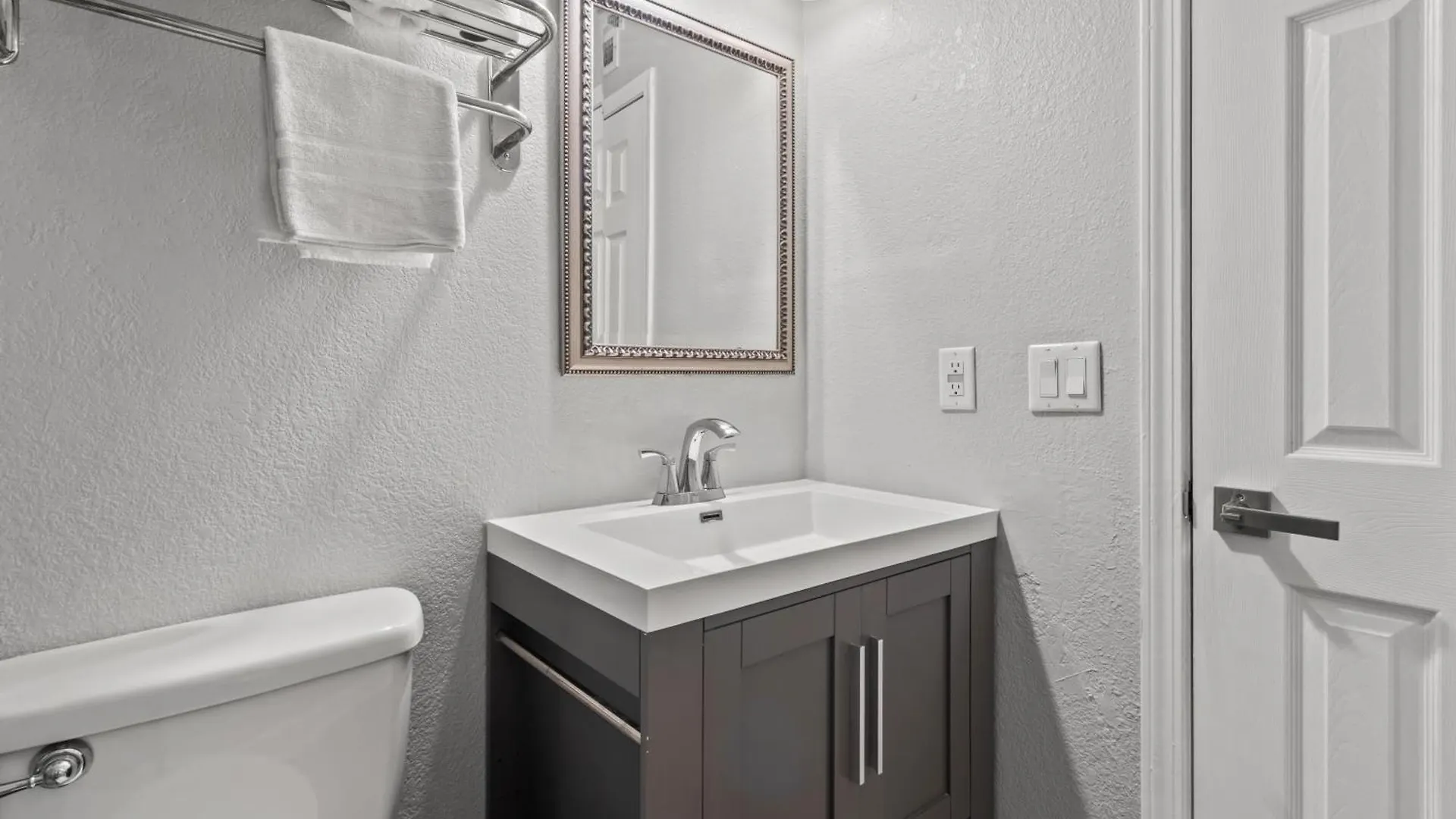 מלון דירות אפרטהוטל טאמפה New - Waterfront Renovated Beauty With Heated Pool